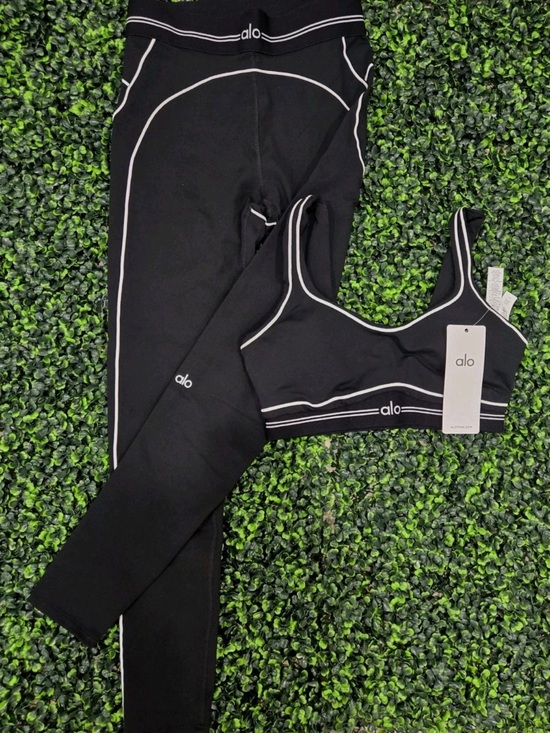ALO Yoga Pants - ALO Yoga Black Leggings and Sports Bra Set with White Trim